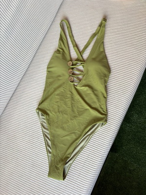 Forebelle swimsuit green pistachio with wooden buttons size M new