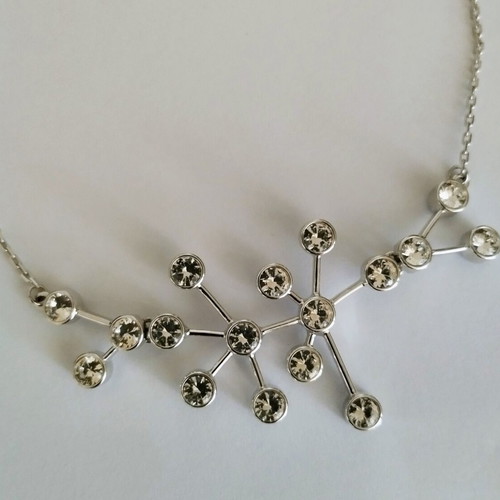 Swarovski necklace like new, silver
