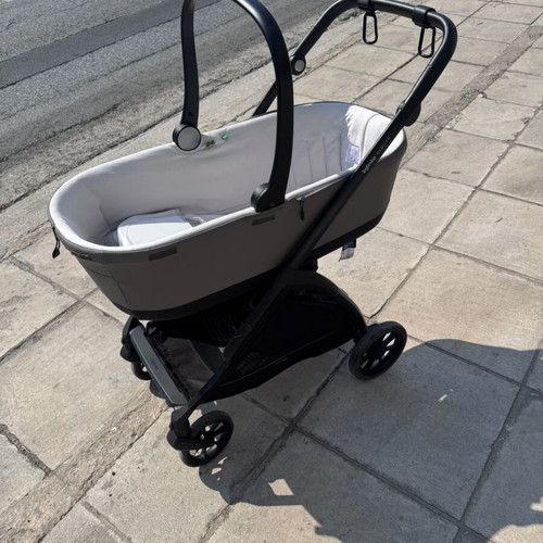 Inglesina Electa stroller set with egg seat, carrycot and rotating Isofix base like new