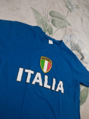 Men T Shirt like new, worn max 3 times