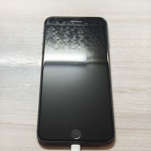 iPhone 8 Plus 64GB used, black, battery health 100%