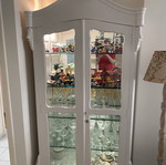 Showcase like new
