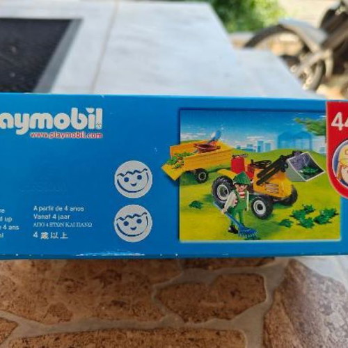Playmobil Country 4486 Farmer with Small Tractor and Trailer vintage 2004, like new