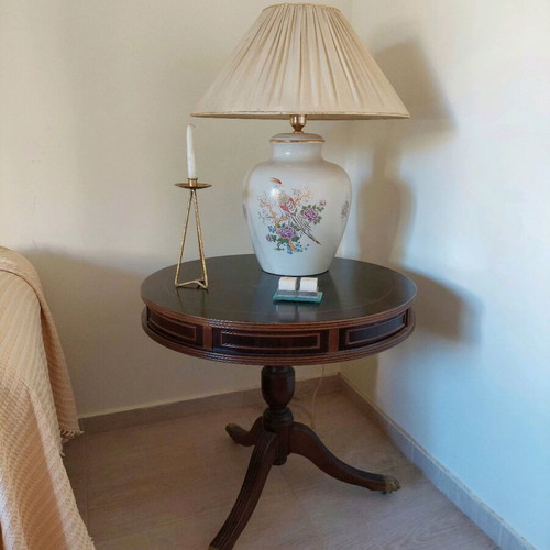 Table lamp used with worn lampshade