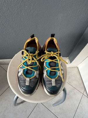 Chloe athletic shoe like new, multicolor, size 37