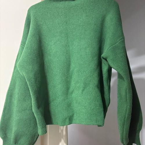 Pullover like new, worn few times, one size