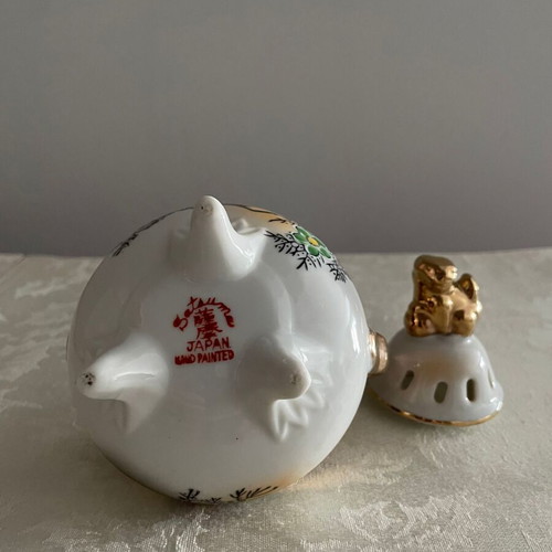 Japanese hand painted vase with lid new 12 x 10 cm