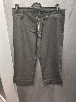 C-Throu Grey Capri Pants New with Tags Medium-Large