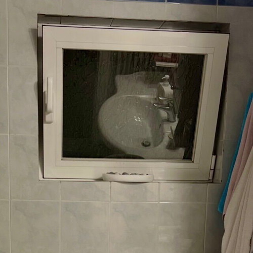 Aluminum bathroom window with patterned glass and base 70x77.5 used