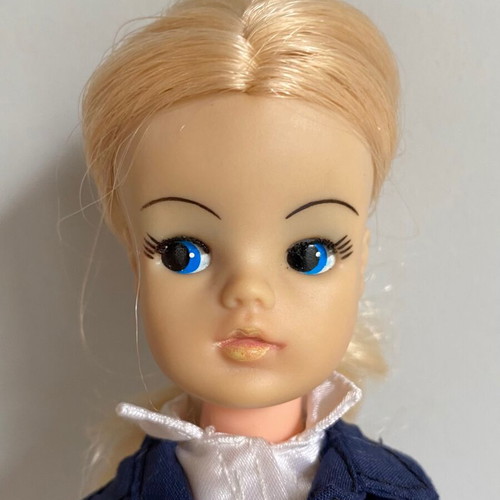 Vintage Sindy Pedigree doll used for repair or parts