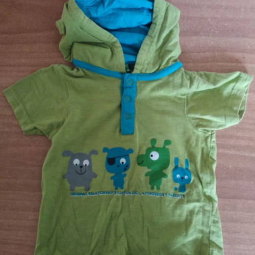 Short-sleeve t-shirts used, set of 3 for boy about 1 year old
