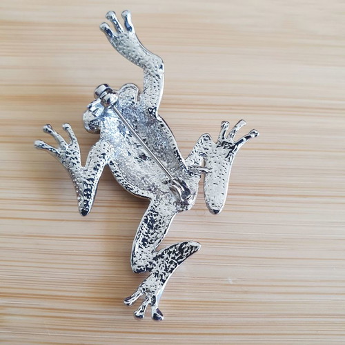 Frog brooch used, silver plated with black stones