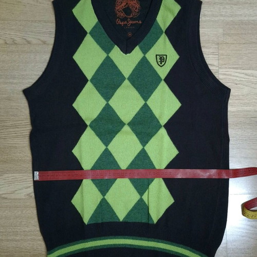 Pepe Jeans sleeveless sweater like new, brown with green pattern, size M
