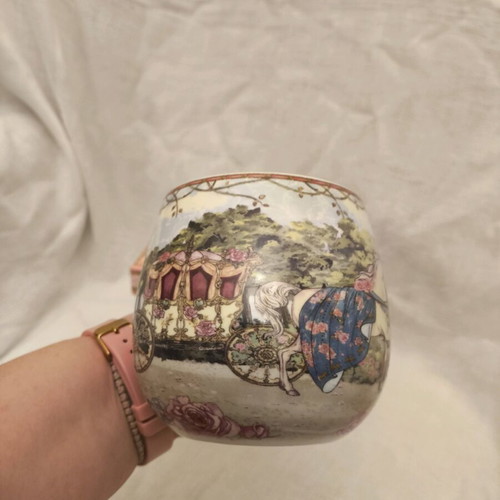 Porcelain mug with princess carriage and horse, new in box, 420ml