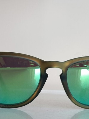 Ray-Ban sunglasses with matte green frame and mirrored green lenses like new