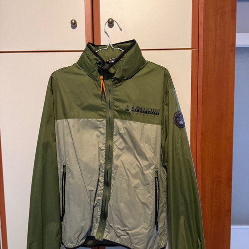 Napapijri Windbreaker size L like new, green