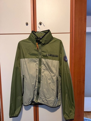 Napapijri Windbreaker size L like new, green