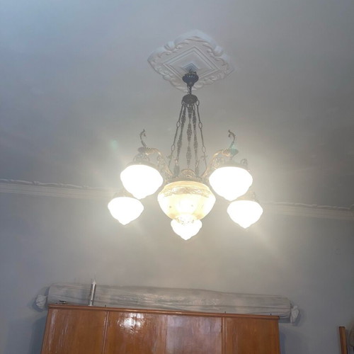 Chandelier like new, functional