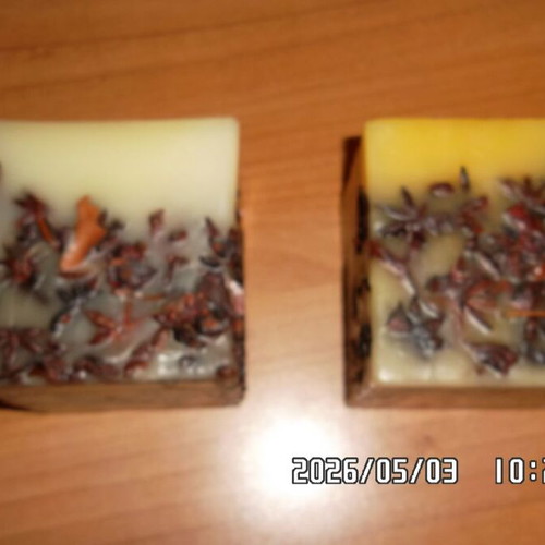 Square scented decorative candles new, set of 2 pieces