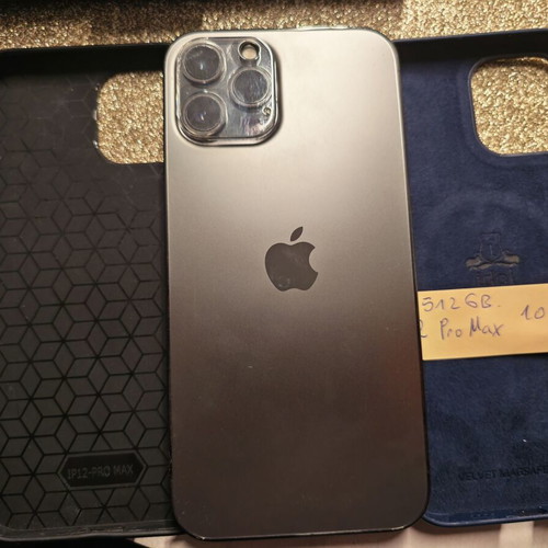 iPhone 512GB like new, black with car charger and two cases