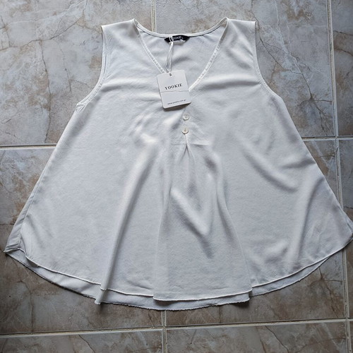 Yookie sleeveless blouse new, sizes M-L, white