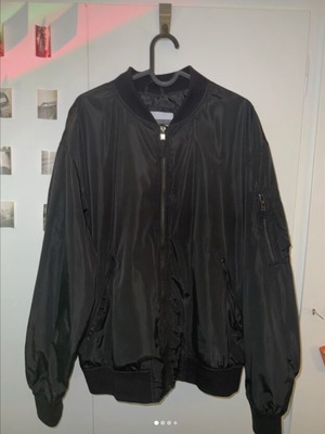 Bershka μπουφάν μαύρο μέγεθος M σαν καινούργιο