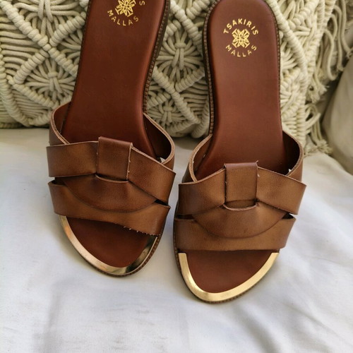 Tsakiris Mallas leather sandal like new with gold detail