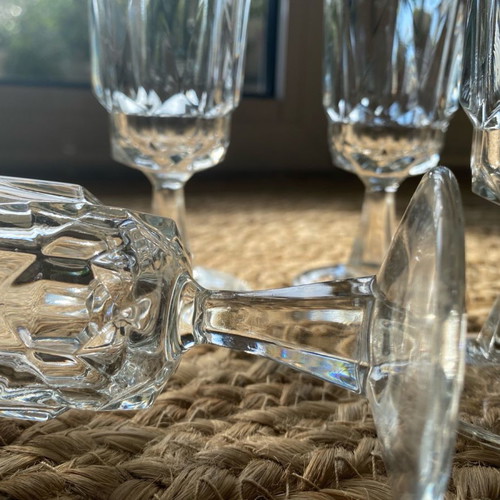 Stemmed wine glasses new, set of 4