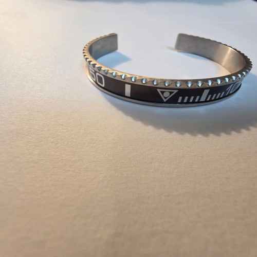 Men's Bracelet Cuff Diver Bezel Style Stainless Steel like new