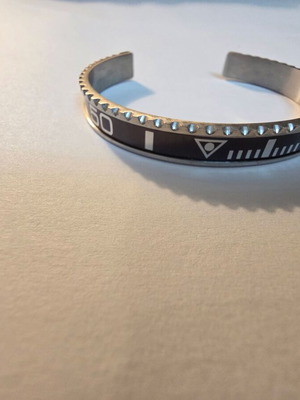 Men's Bracelet Cuff Diver Bezel Style Stainless Steel like new