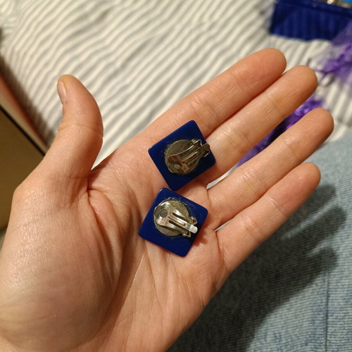 Vintage clips like new