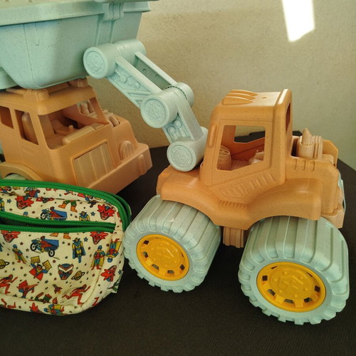 Angry Birds monster truck and beach toy vehicle set