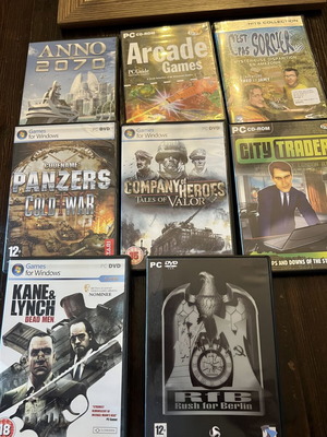 PC games pack of 8 used, strategy, action, simulation