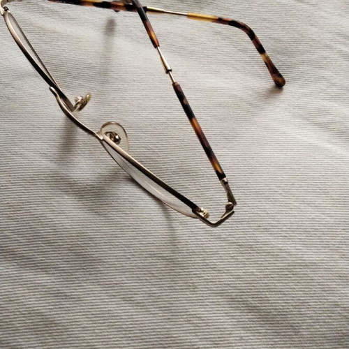 Vintage oval metal eyeglasses like new, gold and brown tortoiseshell