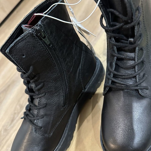Zara leather ankle boots size 37, black