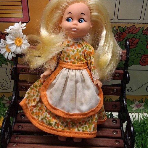 Vintage doll 70's used, excellent condition