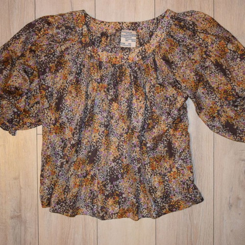 Baum Und Pferdgarten Silk Floral Top like new, size 40, colorful