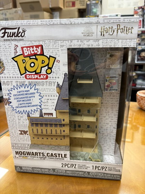 Funko Bitty Pop Hogwarts Castle with 2 Harry Potter Figures like new