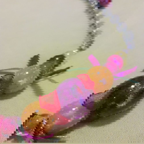 Μακρύ πολύχρωμο κολιέ μεταχειρισμένο με μεταλλική αλυσίδα