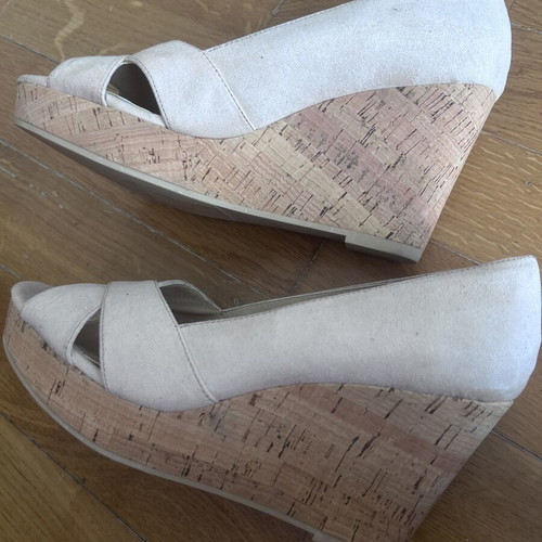 H&M Beige Platform Sandals like new, size 39