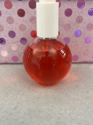 Cuticle oil with strawberry scent 75ml like new