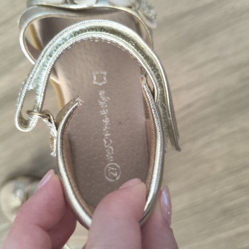 Gold sandals for girls, size 27