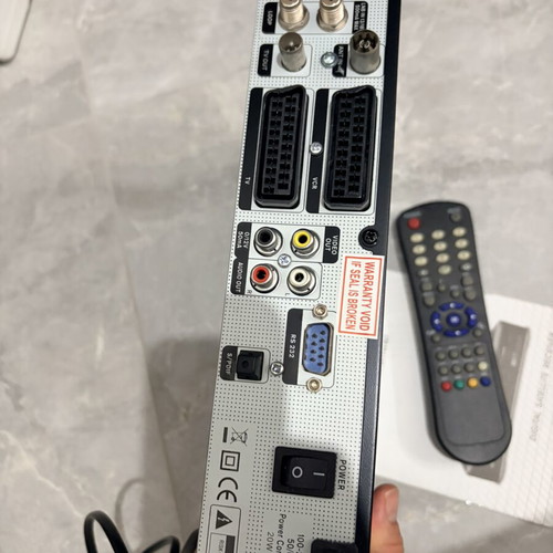 Onlien LN3060 CU satellite decoder used with remote and manual