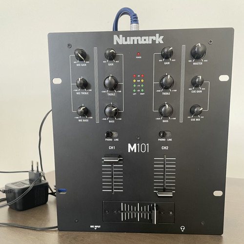 Numark M101USB DJ mixer like new with power supply