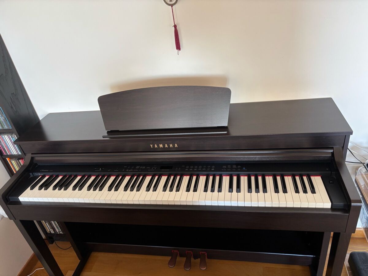 YAMAHA Clavinova CLP-430 デジタルピアノ 美品中古品！ Yamaha Clavinova CLP-430 - Dark Rosewood | Sweetwater
