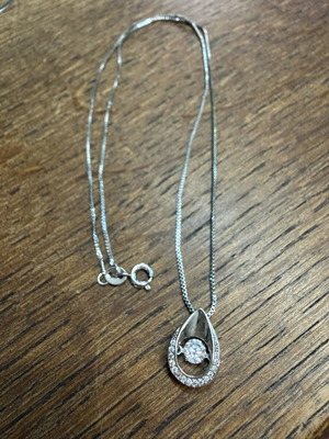 Teardrop necklace stainless steel with zirconia new, silver color