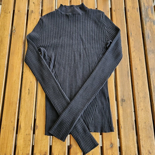 Thin sweater used with short turtleneck Bershka black size S