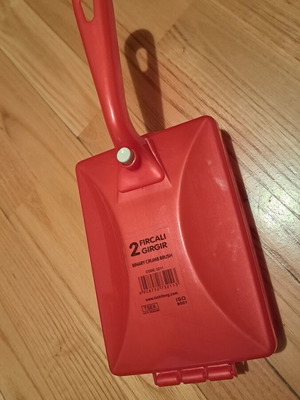 Set of 3 manual rotating table and carpet dustpans, new