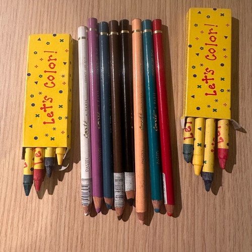 Paints and crayons like new, French
