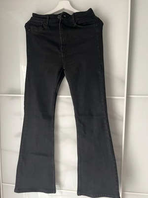 Bershka black bell-bottom jeans used, size 40/Large